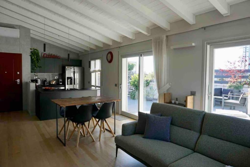 Ferienwohnung Le Terrazze 18 Brescia Exterior foto